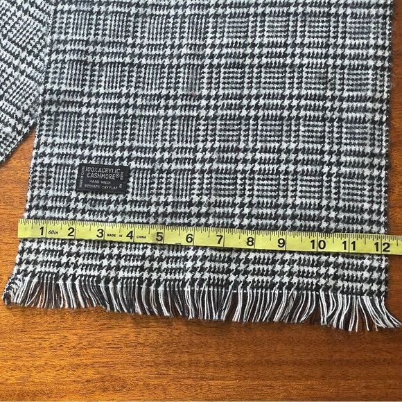 Acrylic Cashmere Scarf Houndstooth Plaid Black White - Picture 4 of 6